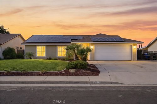 956 Clover Ln, Hanford, CA, 93230-2256 | Card Image