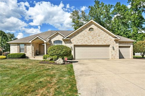 1005 Forest Pointe Ct Se, Warren, OH, 44484-5622 | Card Image