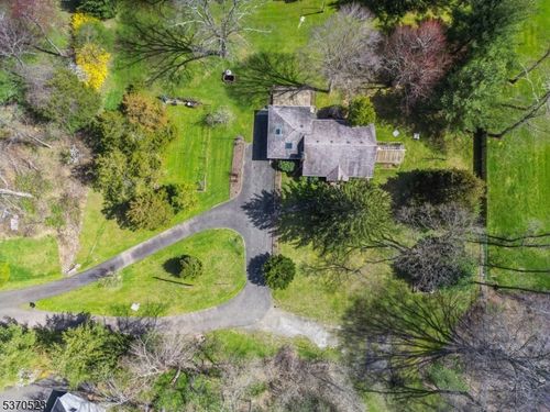 685 Shunpike Rd, Chatham Twp, NJ, 07928-1535 | Card Image