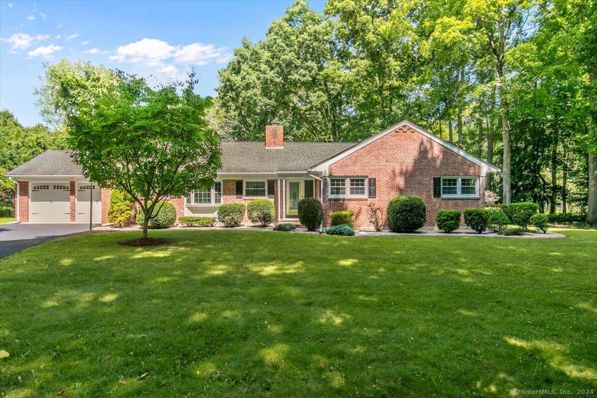 Mohegan Rd, Norwich, CT 06360