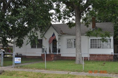 51 Good Hope St, Norco, LA, 70079-2514 | Card Image