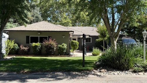 1550 California Ave, Turlock, CA, 95380-2701 | Card Image