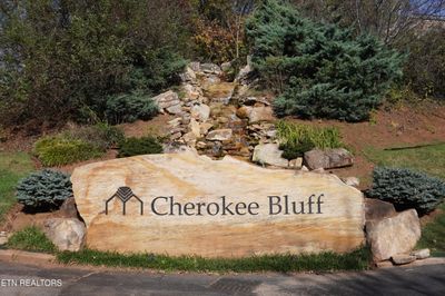 2001 Cherokee Bluff, Condo with 2 bedrooms, 2 bathrooms and null parking in KNOXVILLE TN | Image 2