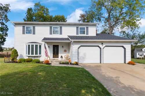 208 Beth Dr, Seville, OH, 44273-9506 | Card Image