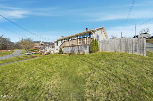 200 Independence Ave, Mount Carmel, TN, 37645-3957 | Card Image