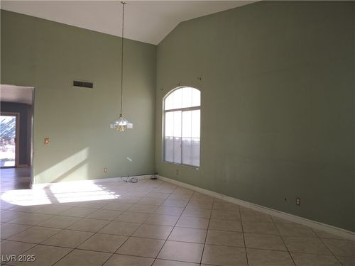 2060 Fallsburg Way, Henderson, NV, 89002-3626 | Card Image