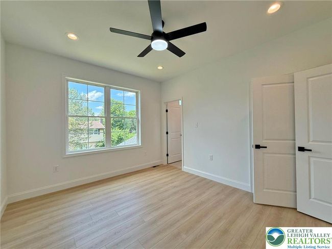 9858 Old 22, House other with 4 bedrooms, 4 bathrooms and null parking in Breinigsville PA | Image 50