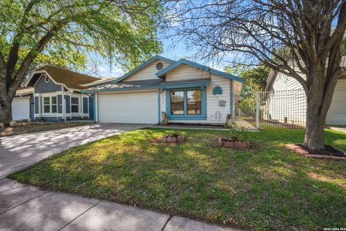 3916 Chimney Springs Dr, San Antonio, TX, 78247-2516 | Card Image
