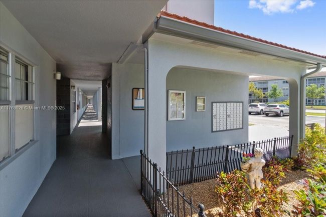 APT-101F - 12701 Sw 13 Th St, Condo with 2 bedrooms, 2 bathrooms and null parking in Pembroke Pines FL | Image 7