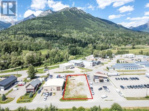 10 Manitou Rd, Fernie, BC, V0B1M5 | Card Image