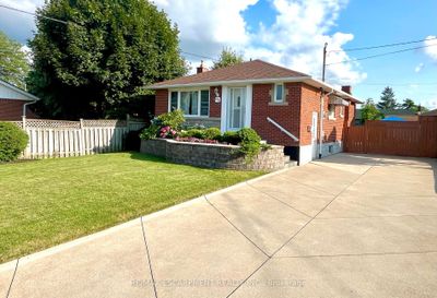 818 9th Ave, House other with 3 bedrooms, 2 bathrooms and 6 parking in Hamilton ON | Image 2