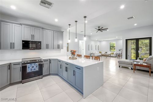 2682 4th Ave Se, NAPLES, FL, 34117-3717 | Card Image