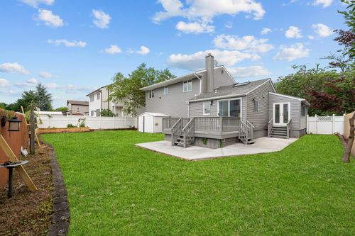 2572 Riverside Ave, Seaford, NY, 11783-3109 | Card Image