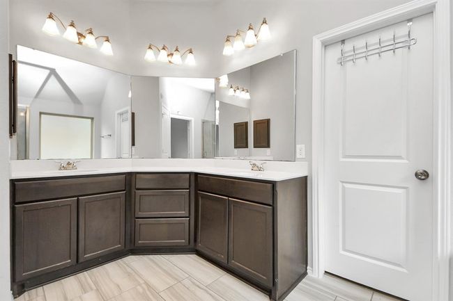 13208 Sage Meadow Ln, House other with 3 bedrooms, 2 bathrooms and 2 parking in Pearland TX | Image 20