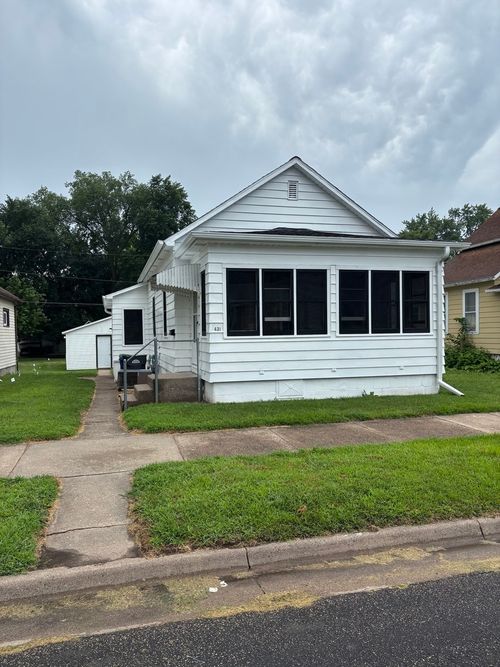431 2nd Ave N, Clinton, IA, 52732-7132 | Card Image