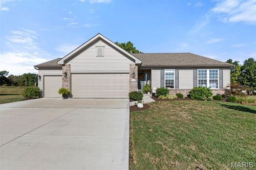 137 Winter Wheat Trl, Pacific, MO, 63069-5521 | Card Image