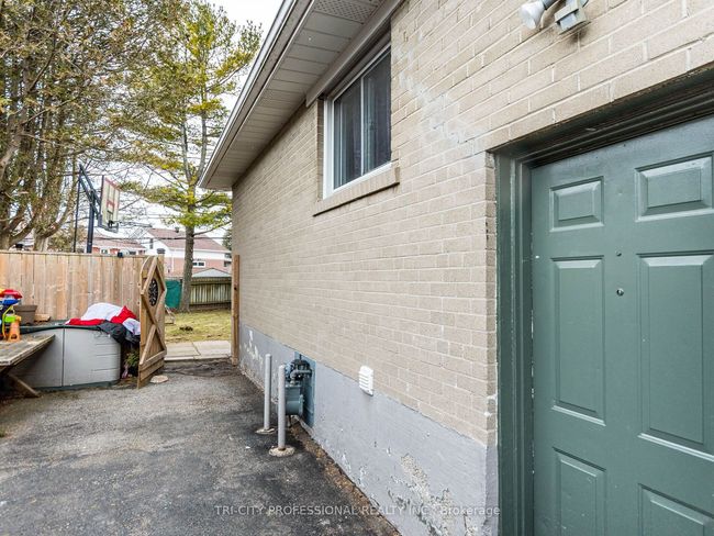 866 Krosno Blvd, House attached with 5 bedrooms, 2 bathrooms and 2 parking in Pickering ON | Image 40