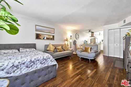 110-7045 Woodley Ave, Van Nuys, CA, 91406 | Card Image