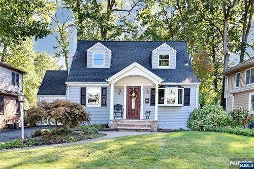 784 Millbrook Rd, River Edge, NJ, 07661-1514 | Card Image