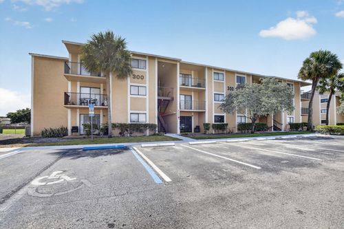106-300 Palm Cir W, Pembroke Pines, FL, 33025-4614 | Card Image