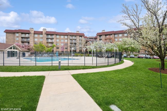 APT-5F - 1220 Rudolph Rd, Condo with 2 bedrooms, 2 bathrooms and 2 parking in Northbrook IL | Image 36