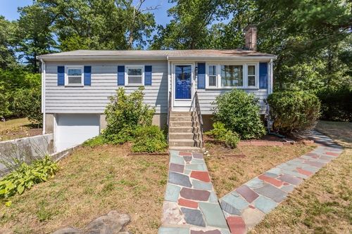 81 Pond St, Franklin, MA, 02038-3809 | Card Image