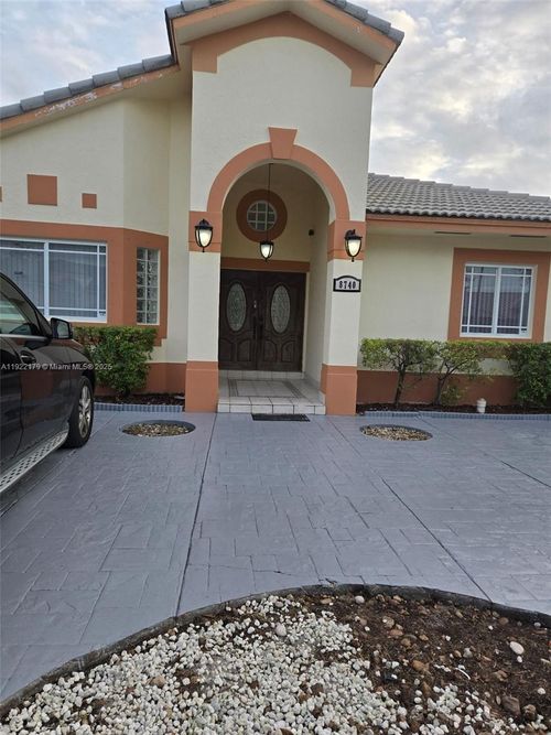 8740 Nw 142nd St, Miami Lakes, FL, 33018-7354 | Card Image