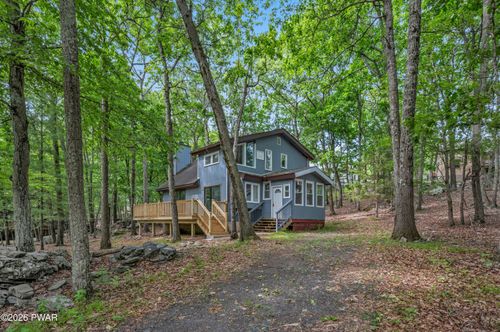 2306 Chatham Ct, Bushkill, PA, 18324-8941 | Card Image