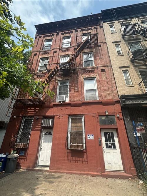 565 Union St, Brooklyn, NY, 11215-1050 | Card Image