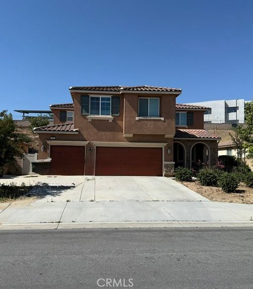 880 Genaro Dr, Perris, CA, 92571-5120 | Card Image