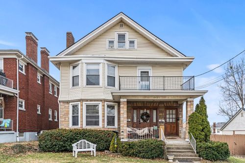 2421 Drex Ave, Cincinnati, OH, 45212-1700 | Card Image