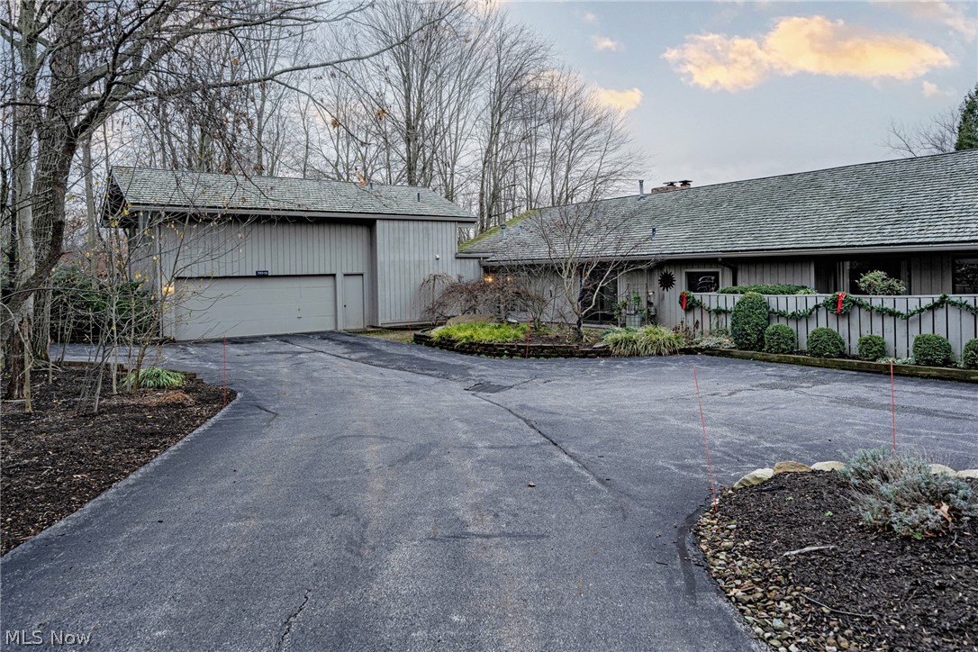 13 705 Windward Drive, Sold in Aurora Zoocasa