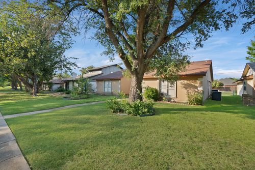 2913 Green Oaks Dr, Garland, TX, 75040-3229 | Card Image