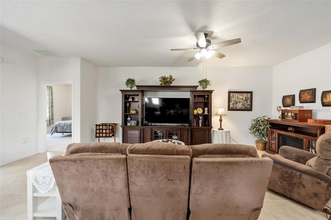 6265 Sw 88 Th Loop, House other with 4 bedrooms, 2 bathrooms and null parking in OCALA FL | Image 6