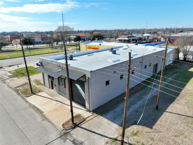 106 E Brown St, Home with 0 bedrooms, 0 bathrooms and null parking in Ennis TX | Image 8