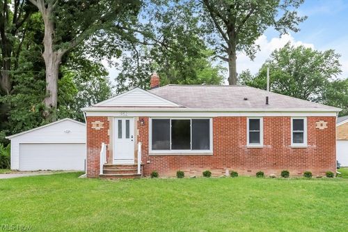 1952 Miriam Ave, Avon, OH, 44011-1158 | Card Image