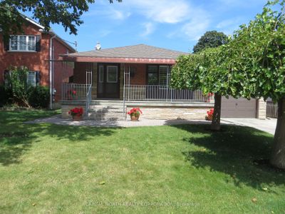 374 Hounslow Ave, House other with 3 bedrooms, 2 bathrooms and 5 parking in North York ON | Image 1