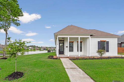 8326 Sully Dr, Baton Rouge, LA, 70818-5442 | Card Image