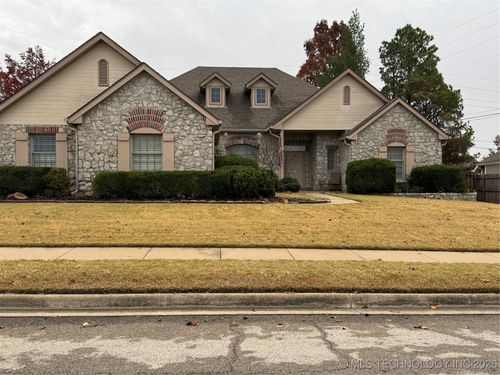 2740 Montrose Dr, Bartlesville, OK, 74006-7431 | Card Image