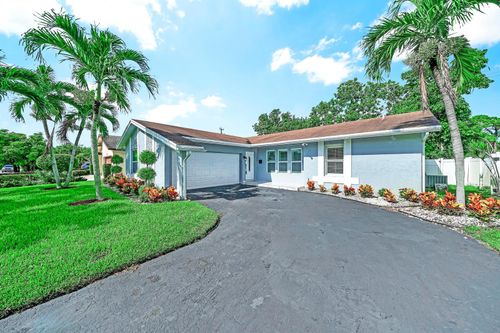 724 Avenue Chaumont, Delray Beach, FL, 33445-2202 | Card Image