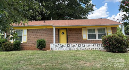 3601 Braden Dr, Charlotte, NC, 28216-3125 | Card Image