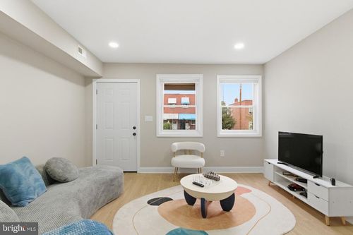 3527 Horton Ave, BALTIMORE, MD, 21225-1820 | Card Image