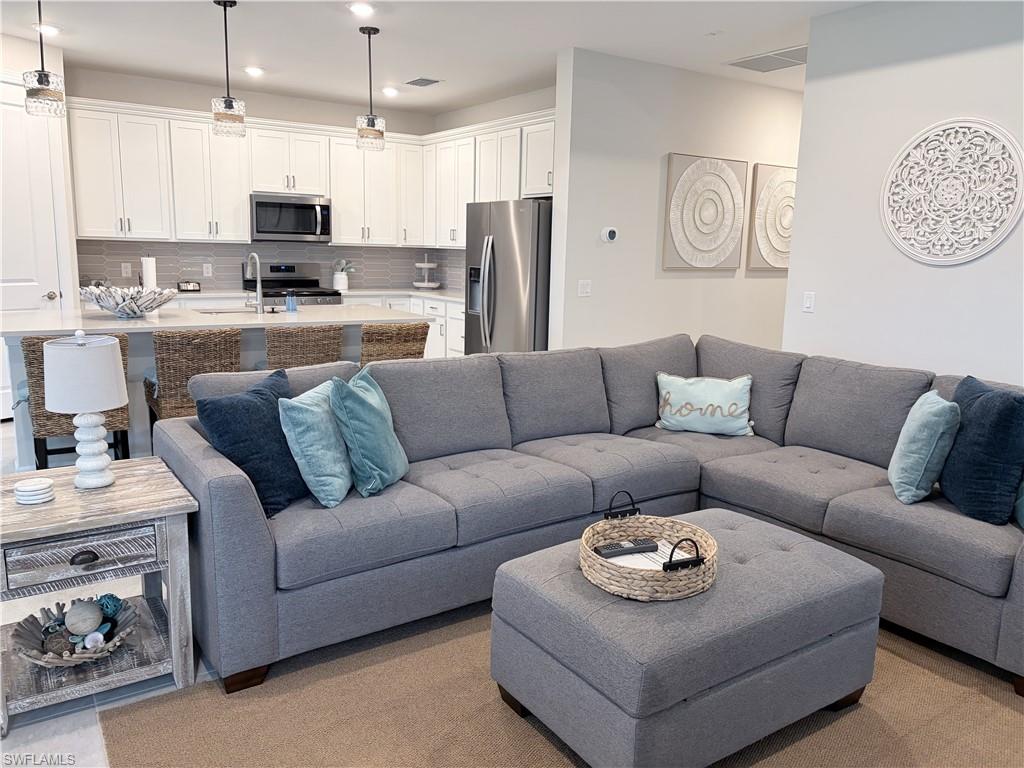 Residential Lease in ESTERO 2
