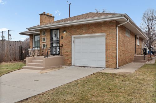 5840 N Kimball Ave, Chicago, IL, 60659-3504 | Card Image