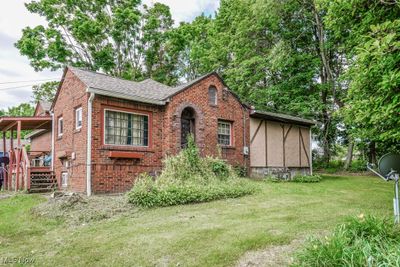 1280 Lockwood Road, Home with 9 bedrooms, 5 bathrooms and null parking in Barberton OH | Image 1