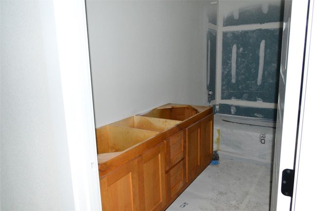 Bathroom with concrete floors | Image 14