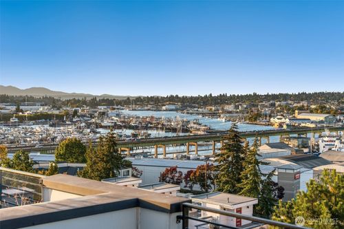 1208 W Emerson St, Seattle, WA, 98119-1318 | Card Image