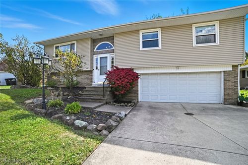 3350 Valley Forge Dr, Brunswick, OH, 44212-3149 | Card Image