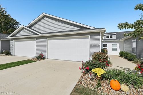 112 Acorn Ln, Elyria, OH, 44035-6514 | Card Image