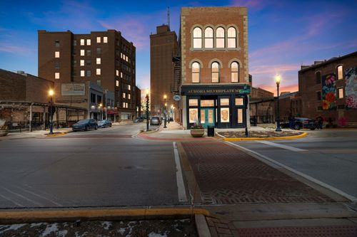 200-6 E Downer Pl, Aurora, IL, 60505-3302 | Card Image